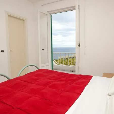 Paradise Hotel 2*