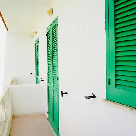 Paradise Hotel 2*
